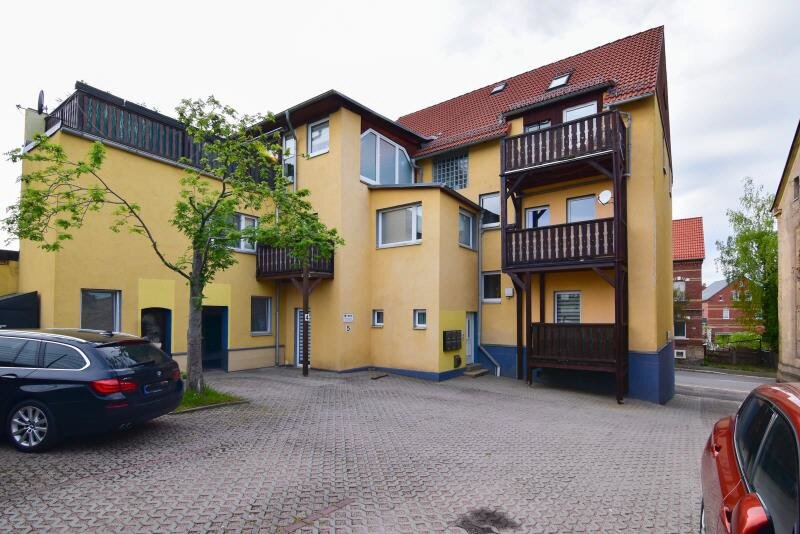 Mehrfamilienhaus zum Kauf als Kapitalanlage geeignet 357.000 € 13 Zimmer 395,1 m²<br/>Wohnfläche 434 m²<br/>Grundstück Lengenfelder Str. 45 Oberplanitz 571 Zwickau 08064