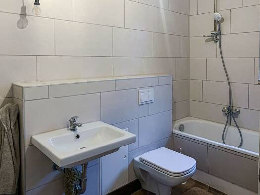 Mehrfamilienhaus zum Kauf 69.500 € 27 Zimmer 670 m² 383 m² Grundstück Greiz 07973