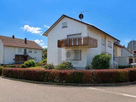 Mehrfamilienhaus zum Kauf 550.000 € 8 Zimmer 193 m² 703 m² Grundstück Erzingen Klettgau 79771