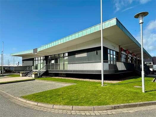 Laden zur Miete 34,31 € 2 Zimmer 204 m² Verkaufsfläche teilbar ab 204 m² Tinnum Sylt 25980