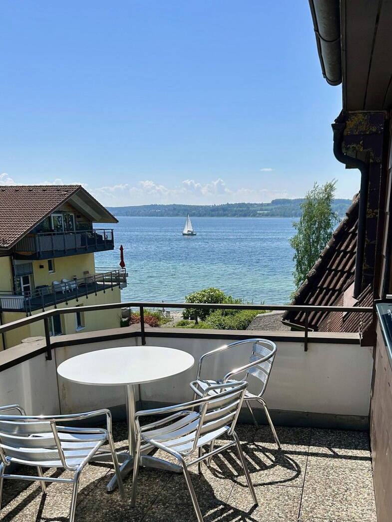 Wohnung zur Miete 1.275 € 2 Zimmer 63 m² Dachgeschoss, 2. Geschoss frei ab 01.06.2025 Strandweg 39 Überlingen Überlingen 88662