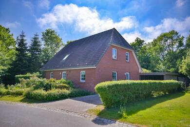 Einfamilienhaus zum Kauf 445.000 € 5 Zimmer 150 m² 628 m² Grundstück frei ab sofort Deichgrafenweg 32 Pellworm 25849