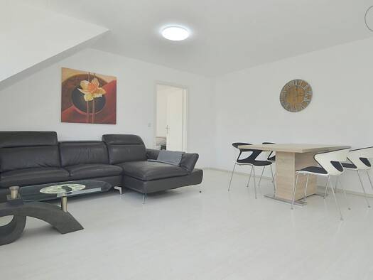 Wohnung zur Miete Wohnen auf Zeit 1.990 € 3 Zimmer 80 m² frei ab sofort Breckenheim Wiesbaden 65207
