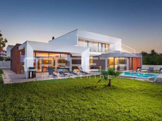 Einfamilienhaus zum Kauf 1.650.000 € 5 Zimmer 501 m² 1.113 m² Grundstück Ližnjan 52204