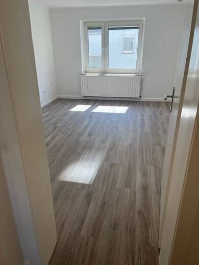 Wohnung zum Kauf provisionsfrei 94.000 € 3 Zimmer 35 m² 3. Geschoss frei ab sofort Hasten - Mitte Remscheid 42853