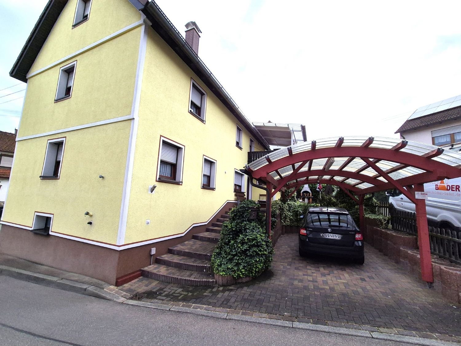 Mehrfamilienhaus zum Kauf 6,5 Zimmer 159 m²<br/>Wohnfläche 206 m²<br/>Grundstück Alfdorf Alfdorf 73553