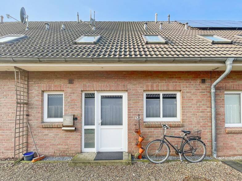 Reihenmittelhaus zum Kauf 259.000 € 4 Zimmer 111 m² 170 m² Grundstück Husum Husum 25813