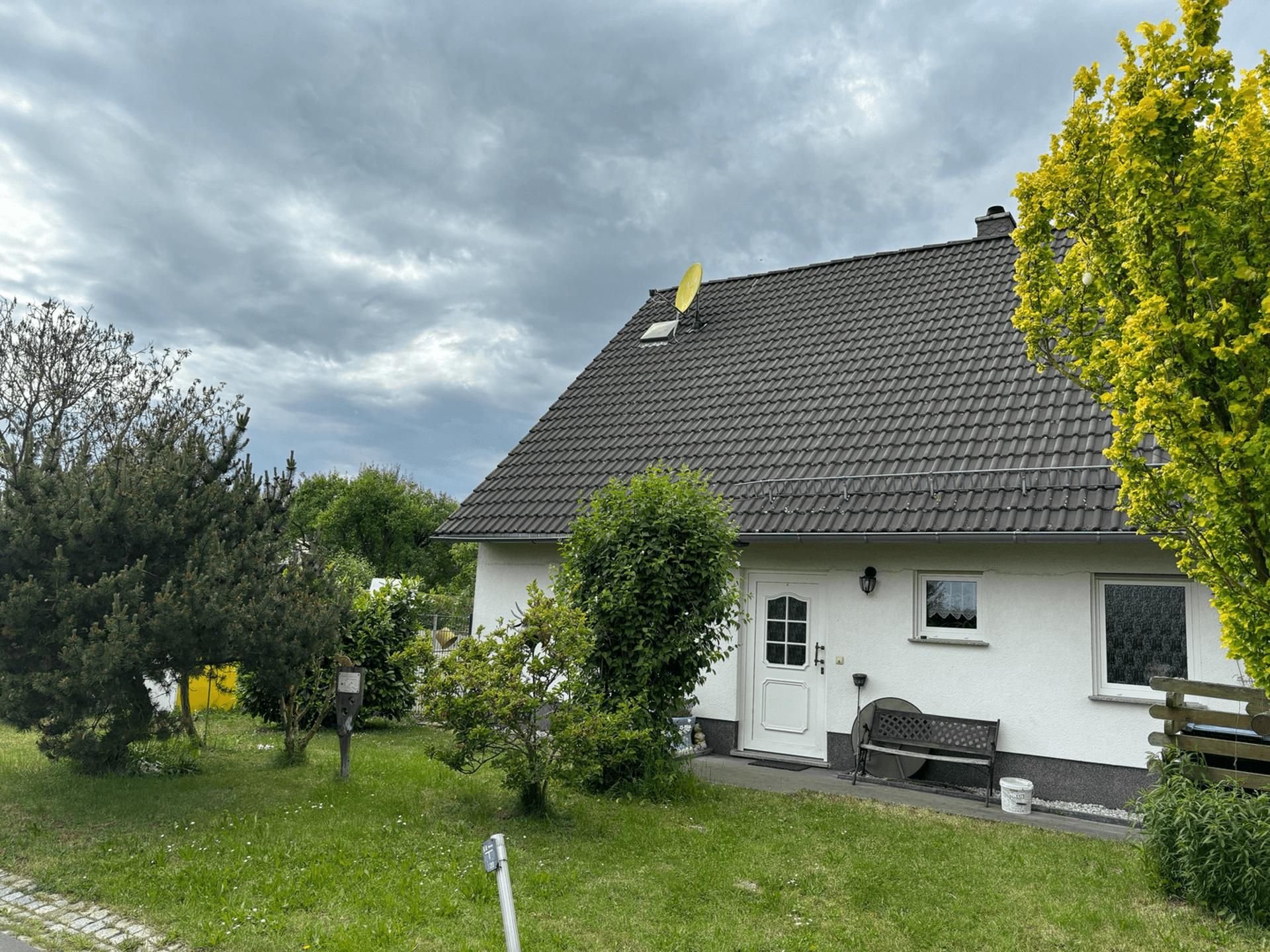 Einfamilienhaus zum Kauf 333.000 € 5 Zimmer 122 m²<br/>Wohnfläche 800 m²<br/>Grundstück Benndorf Frohburg 04654