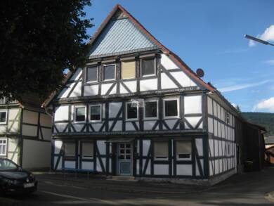 Mehrfamilienhaus zum Kauf 160.000 € 12 Zimmer 350 m² 1.011 m² Grundstück frei ab sofort Veckerhagen Reinhardshagen 34359