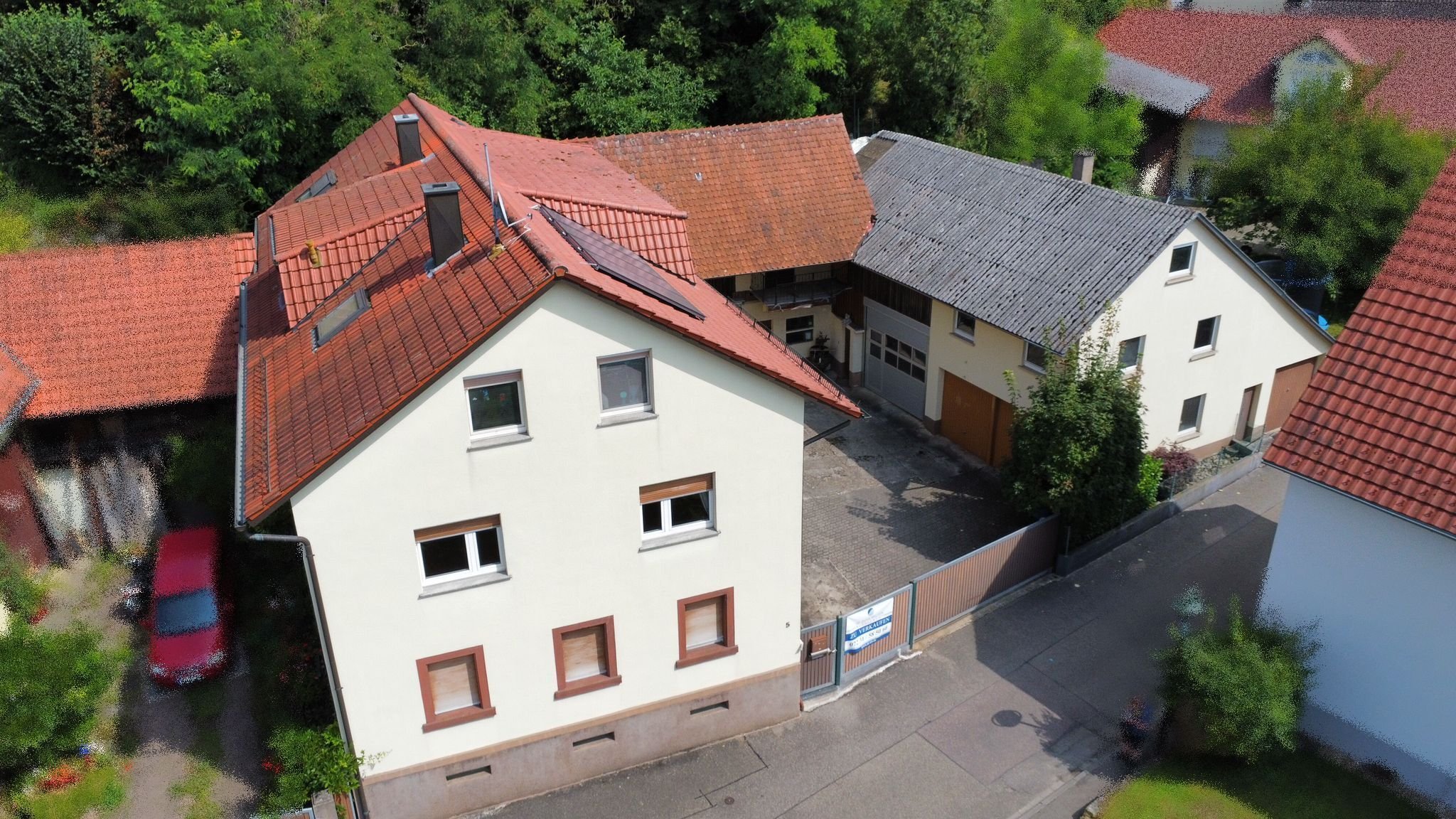 Mehrfamilienhaus zum Kauf 470.000 € 9 Zimmer 275 m²<br/>Wohnfläche 1.552 m²<br/>Grundstück Bauerbach Bretten-Bauerbach 75015