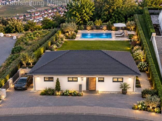 Bungalow zum Kauf 844.100 € 5 Zimmer 149,9 m² 745 m² Grundstück Battenberg (Pfalz) 67271