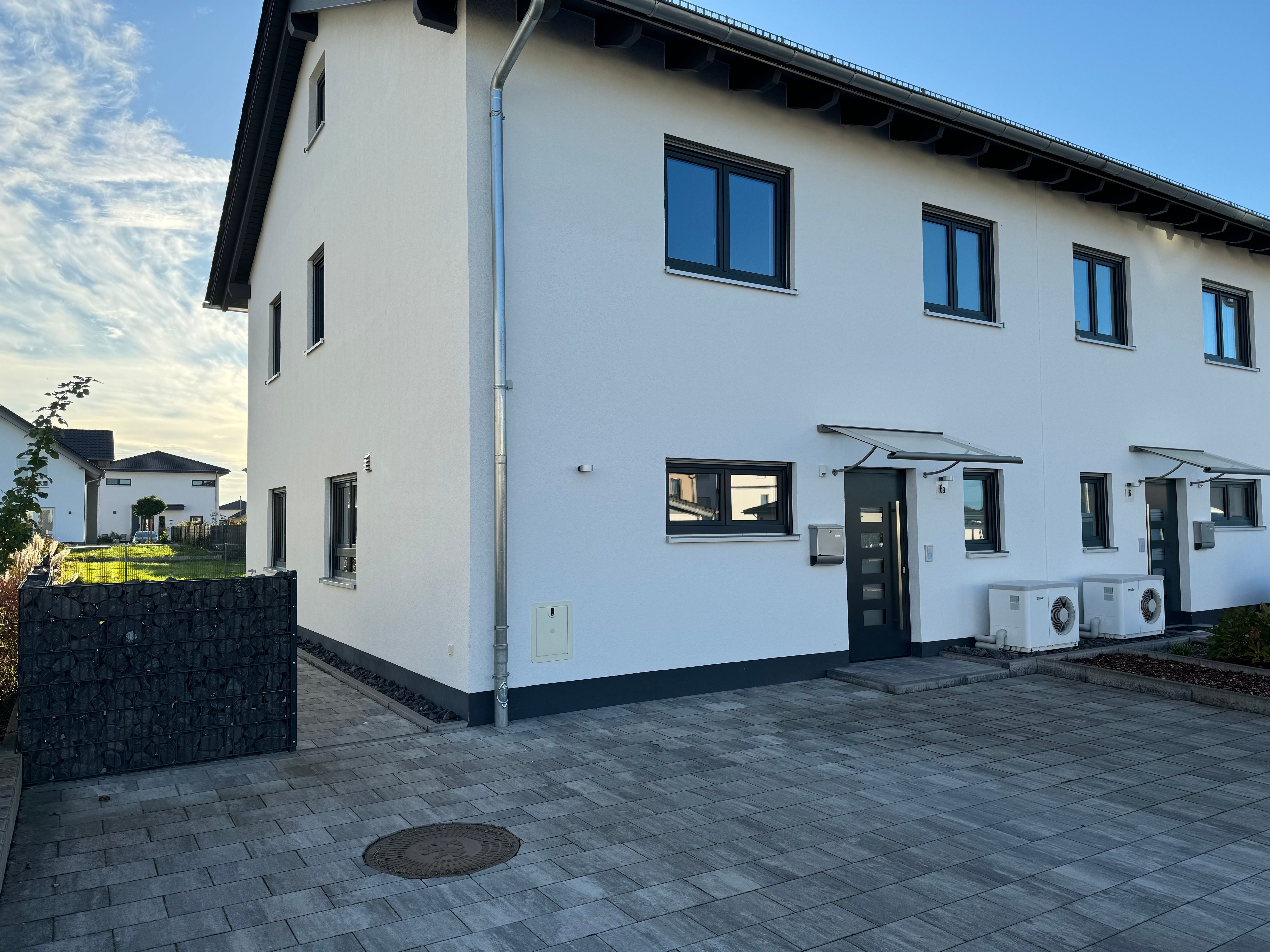 Doppelhaushälfte zur Miete 1.550 € 4 Zimmer 129 m²<br/>Wohnfläche 225 m²<br/>Grundstück ab sofort<br/>Verfügbarkeit Beethovenstrasse 6A Meerholz Gelnhausen 63571