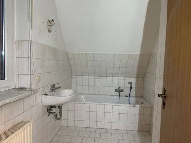 Wohnung zum Kauf provisionsfrei 47.000 € 3 Zimmer 63,7 m² Dachgeschoss, 3. Geschoss Unterwellenborn 07334