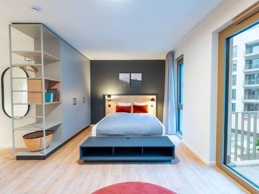 Wohnung zur Miete 1.400 € 1 Zimmer 43 m² frei ab sofort Bad Cannstatt Stuttgart 70372