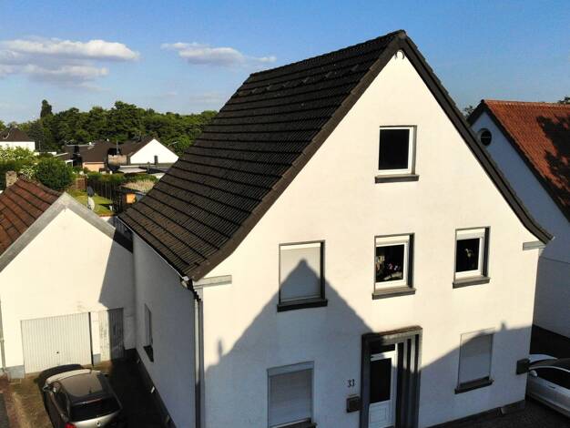 Einfamilienhaus zum Kauf provisionsfrei 395.000 € 8 Zimmer 242 m² 1.298 m² Grundstück Lieck Heinsberg 52525