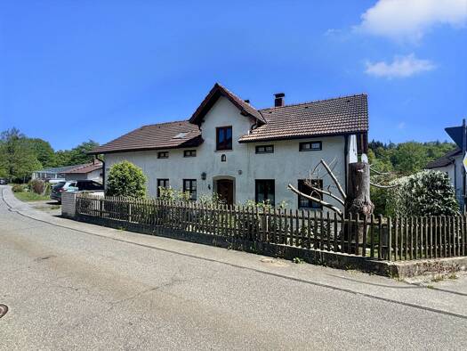 Einfamilienhaus zum Kauf 299.000 € 6 Zimmer 130 m² 549 m² Grundstück Metten Metten 94526