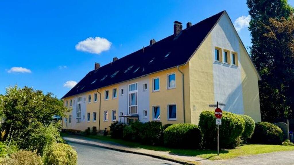 Attraktives 12-Familienhaus in begehrter UNI-LAGE ! Solides Investment mit Entwicklungspotenzial !