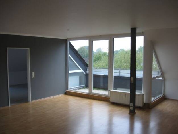Wohnung zur Miete 800 € 4 Zimmer 116 m² Dachgeschoss, 2. Geschoss frei ab sofort Glockenstraße 1 Lockhausen Bad Salzuflen 32107