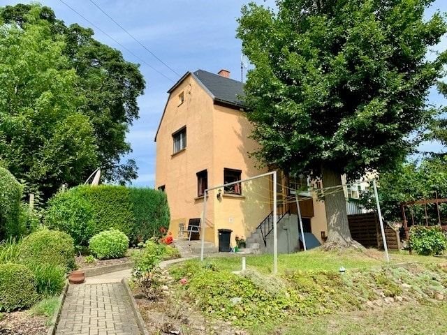 Doppelhaushälfte zum Kauf 45.000 € 3 Zimmer 60,2 m²<br/>Wohnfläche 350 m²<br/>Grundstück ab sofort<br/>Verfügbarkeit Reichenbach Reichenbach 08468