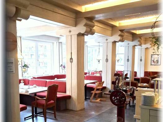 Gastronomie/Hotel zum Kauf Hirschegg am Wanderweg und Skiabfahrt Mittelberg 6992