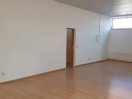 Laden zum Kauf 2 Zimmer 70 m² Verkaufsfläche teilbar ab 46 m² Unterpfaffenhofen Germering 82110
