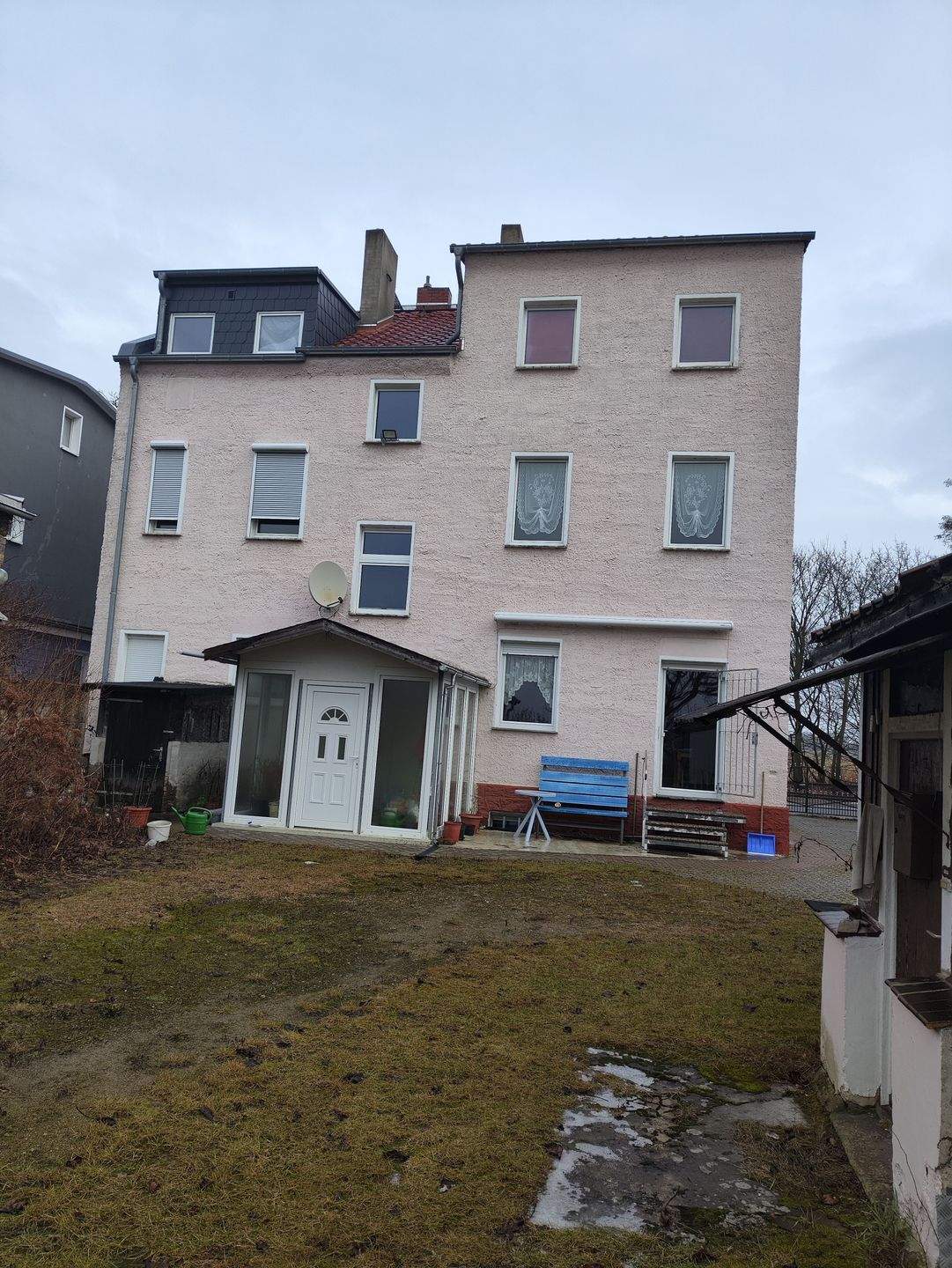 Immobilie in Rüdersdorf bei Berlin - Zweifamilienhaus mit Ausbaupotential auf großem Gartengrundstück - Bild 1