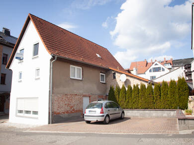Haus zum Kauf 99.000 € 5 Zimmer 100 m² 530 m² Grundstück Wolfsgasse 2 Altenburg Altenburg 04600