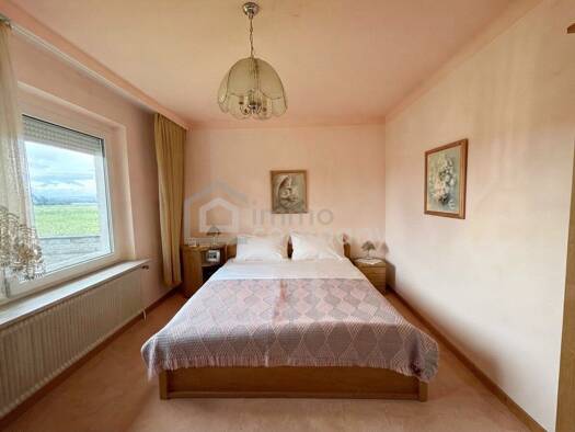 Mehrfamilienhaus zum Kauf 620.000 € 7 Zimmer 230 m² 2.056 m² Grundstück Marchegg 2294