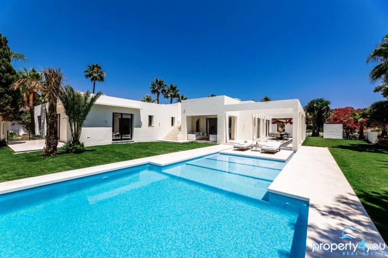 Villa zum Kauf 3.995.000 € 6 Zimmer 730 m²<br/>Wohnfläche 2.500 m²<br/>Grundstück Marbella 29604