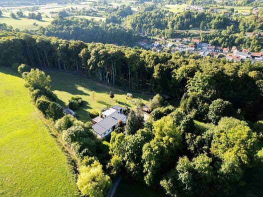 Haus zum Kauf 1.150.000 € 6 Zimmer 209 m² 8.728 m² Grundstück Dietersberg Egloffstein 91349