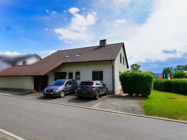 Mehrfamilienhaus zum Kauf 649.000 € 8 Zimmer 201,4 m² 1.105 m² Grundstück frei ab sofort Leustetten Frickingen 88699