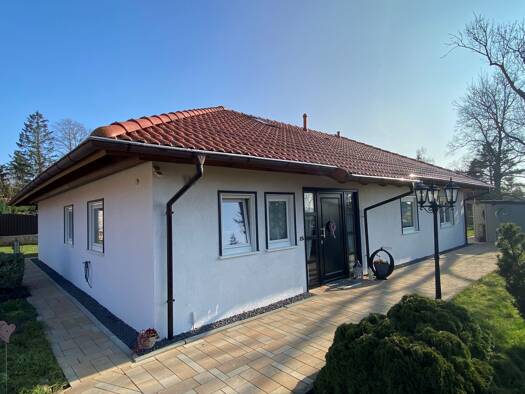 Bungalow zum Kauf 340.000 € 5 Zimmer 125,1 m² 701 m² Grundstück Klein Wanzleben Wanzleben-Börde 39164