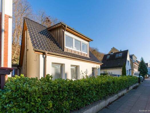 Einfamilienhaus zum Kauf 740.000 € 7 Zimmer 146,9 m² 394 m² Grundstück frei ab 01.05.2026 Bergedorf Hamburg / Bergedorf 21029