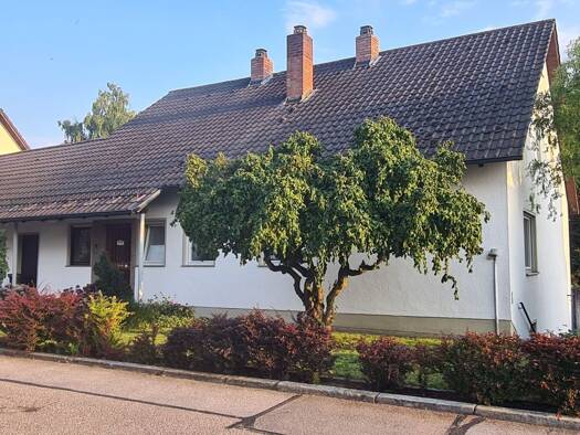 Einfamilienhaus zum Kauf 455.000 € 6 Zimmer 245 m² 1.143 m² Grundstück Burglengenfeld Burglengenfeld 93133