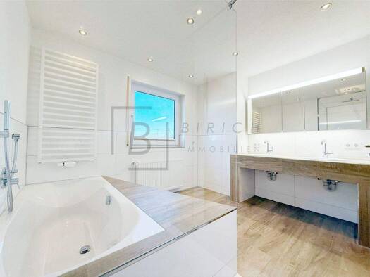 Einfamilienhaus zum Kauf 699.000 € 6,5 Zimmer 196 m² 695 m² Grundstück Weißenhorn Weißenhorn / Oberhausen 89264