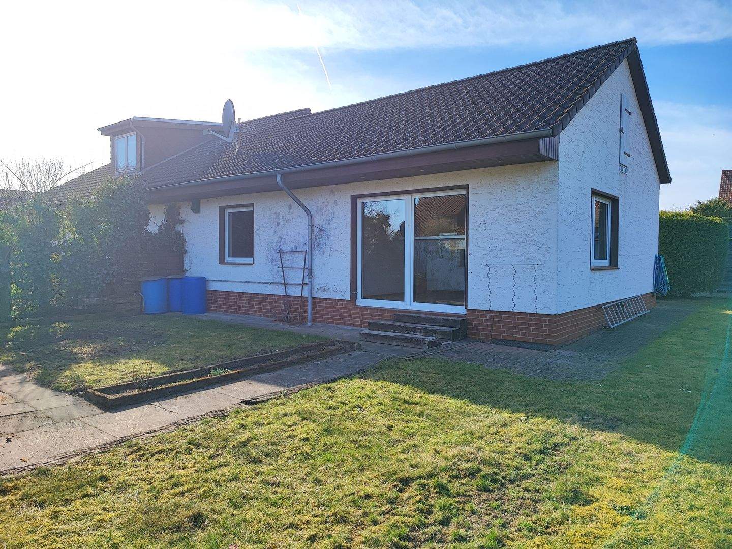 Immobilie in Wunstorf - Geräumige Doppelhaushälfte mit Anbau zur Renovierung in Wunstorf - Bild 2