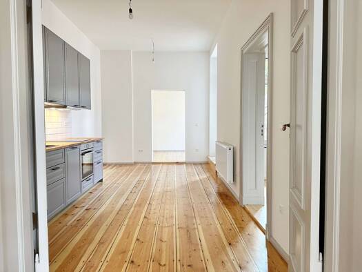Wohnung zur Miete 700 € 4,5 Zimmer 92,6 m² Geschoss 1/2 frei ab sofort Berliner Straße 40 Golßen 15938