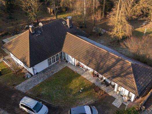 Villa zum Kauf provisionsfrei 629.000 € 8 Zimmer 180 m² 6.500 m² Grundstück Eudorf Alsfeld 36304