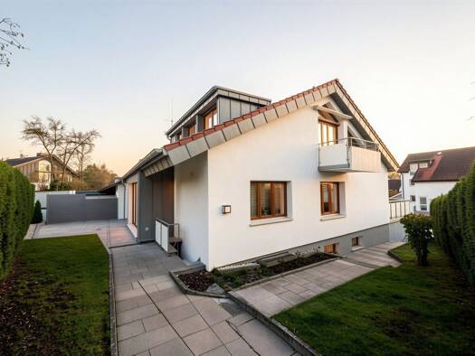 Mehrfamilienhaus zum Kauf 1.095.000 € 8 Zimmer 200 m² 413 m² Grundstück Ost Sindelfingen 71065