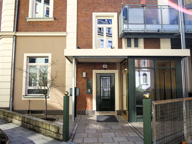 Wohnung zum Kauf 270.000 € 4 Zimmer 119 m² EG Innenstadt Hof 95028