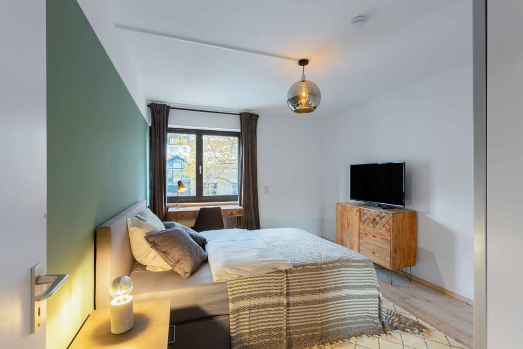 Wohnung zur Miete Wohnen auf Zeit 810 € 6 Zimmer 16 m²<br/>Wohnfläche 04.02.2025<br/>Verfügbarkeit Schleiermacherstraße 10 Nordend - Ost Frankfurt am Main 60316