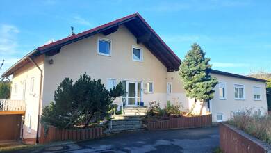 Haus zum Kauf 725.000 € 15 Zimmer 398 m² 1.190 m² Grundstück frei ab sofort Leuchtenberger Straße Irchenrieth 92699