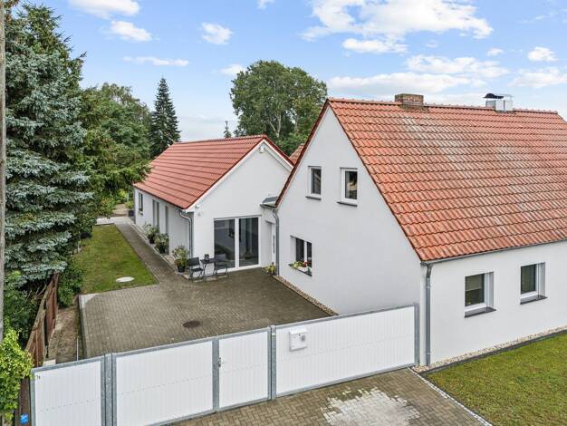 Doppelhaushälfte zum Kauf 395.000 € 6 Zimmer 194 m² 1.100 m² Grundstück Neutrebbin 15320