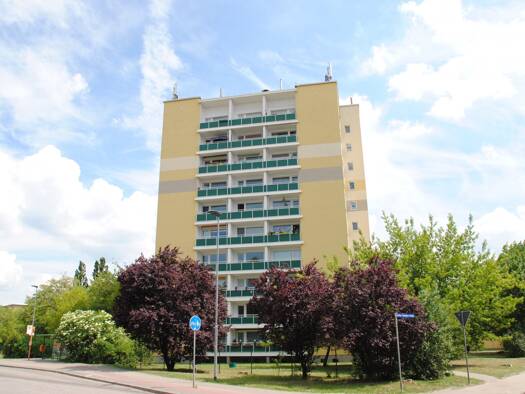 Wohnung zur Miete 315 € 2 Zimmer 56,7 m² 10. Geschoss Straße des Friedens 68 Merseburg 06217