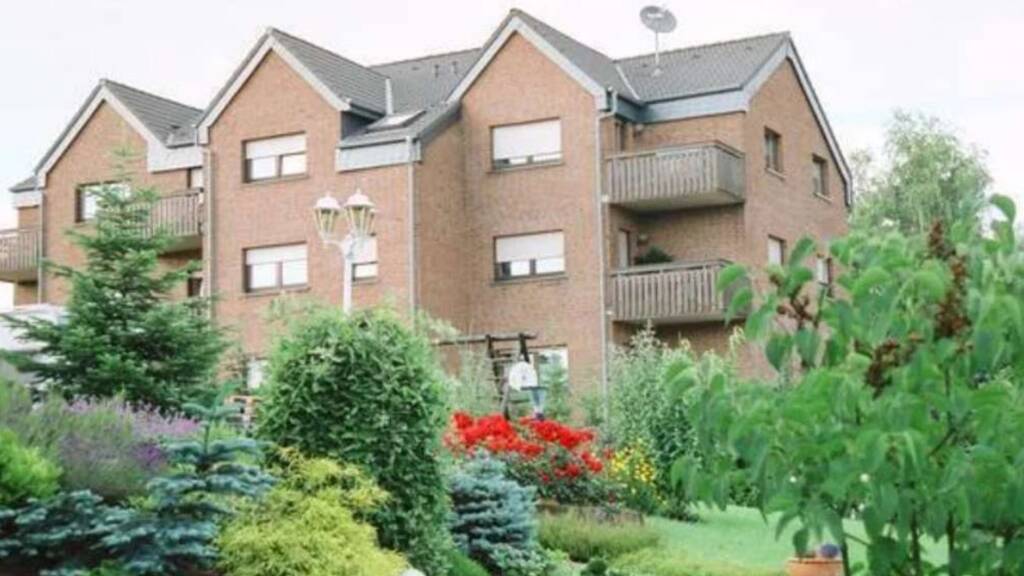 Mehrfamilienhaus zum Kauf als Kapitalanlage geeignet 1.200.000 € 1 Zimmer 742 m² 1.140 m² Grundstück Nauroth 57583