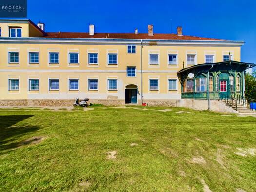 Sonstiges zum Kauf als Kapitalanlage geeignet 799.000 € 1.044,8 m² 2.518 m² Grundstück Groß-Siegharts 3812