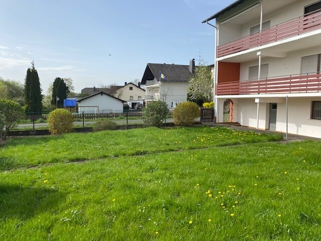 Mehrfamilienhaus zum Kauf 362.000 € 11 Zimmer 300 m²<br/>Wohnfläche 504 m²<br/>Grundstück Schwalbach Schöffengrund 35641