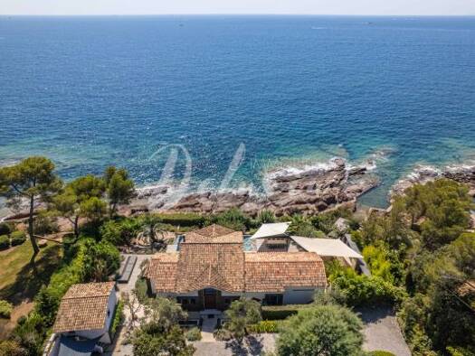 Einfamilienhaus zum Kauf 8 Zimmer 240 m² 2.150 m² Grundstück Le Dramont-Agay-Anthéor-Le Trayas Saint-Raphaël 83700