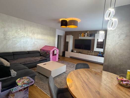 Terrassenwohnung zum Kauf provisionsfrei 385.000 € 3 Zimmer 86 m² Geschoss EG/3 Neutraubling 93073
