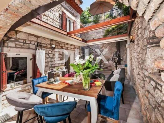 Haus zum Kauf 3.635.000 € 8 Zimmer 390 m² Rovinj